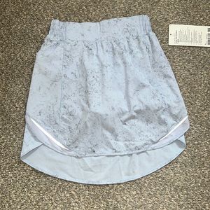 Lululemon Hotty hot HR skirt. 4